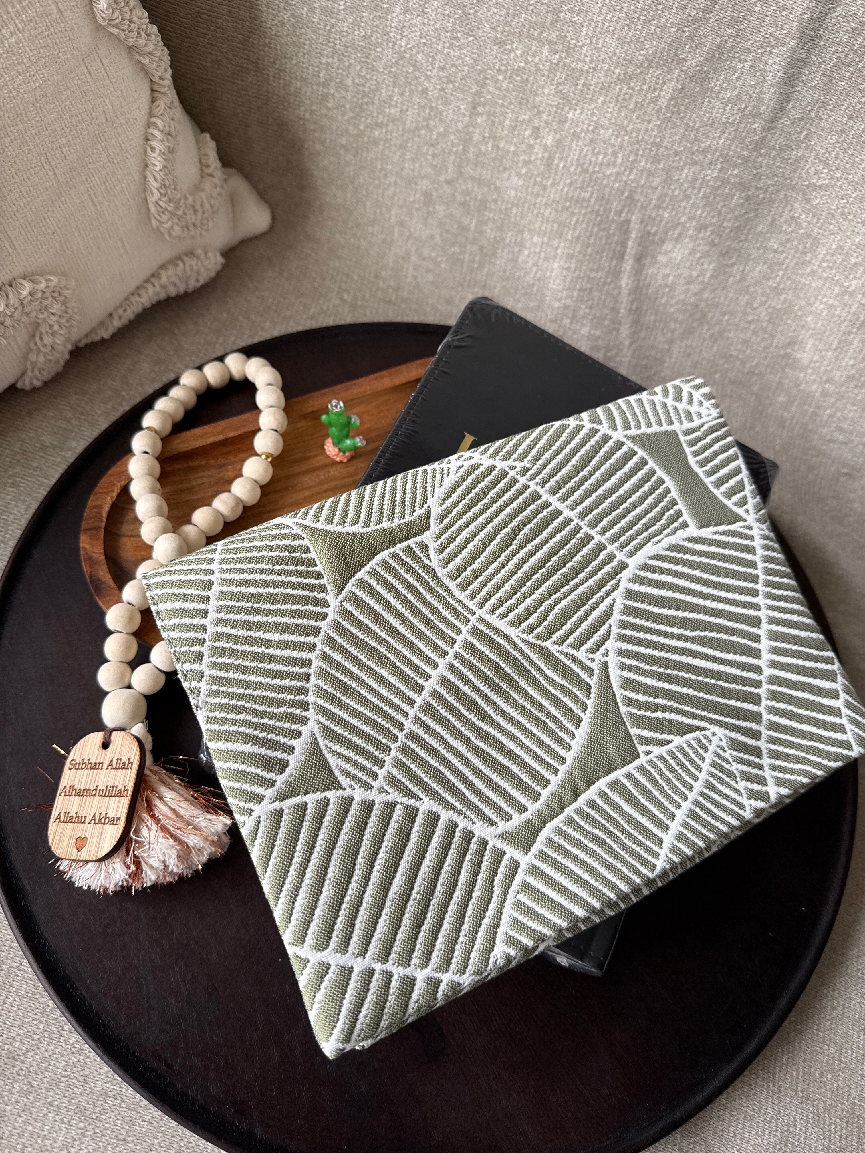 Protège coran - tawbah - feuilles vert et beige - réversible
