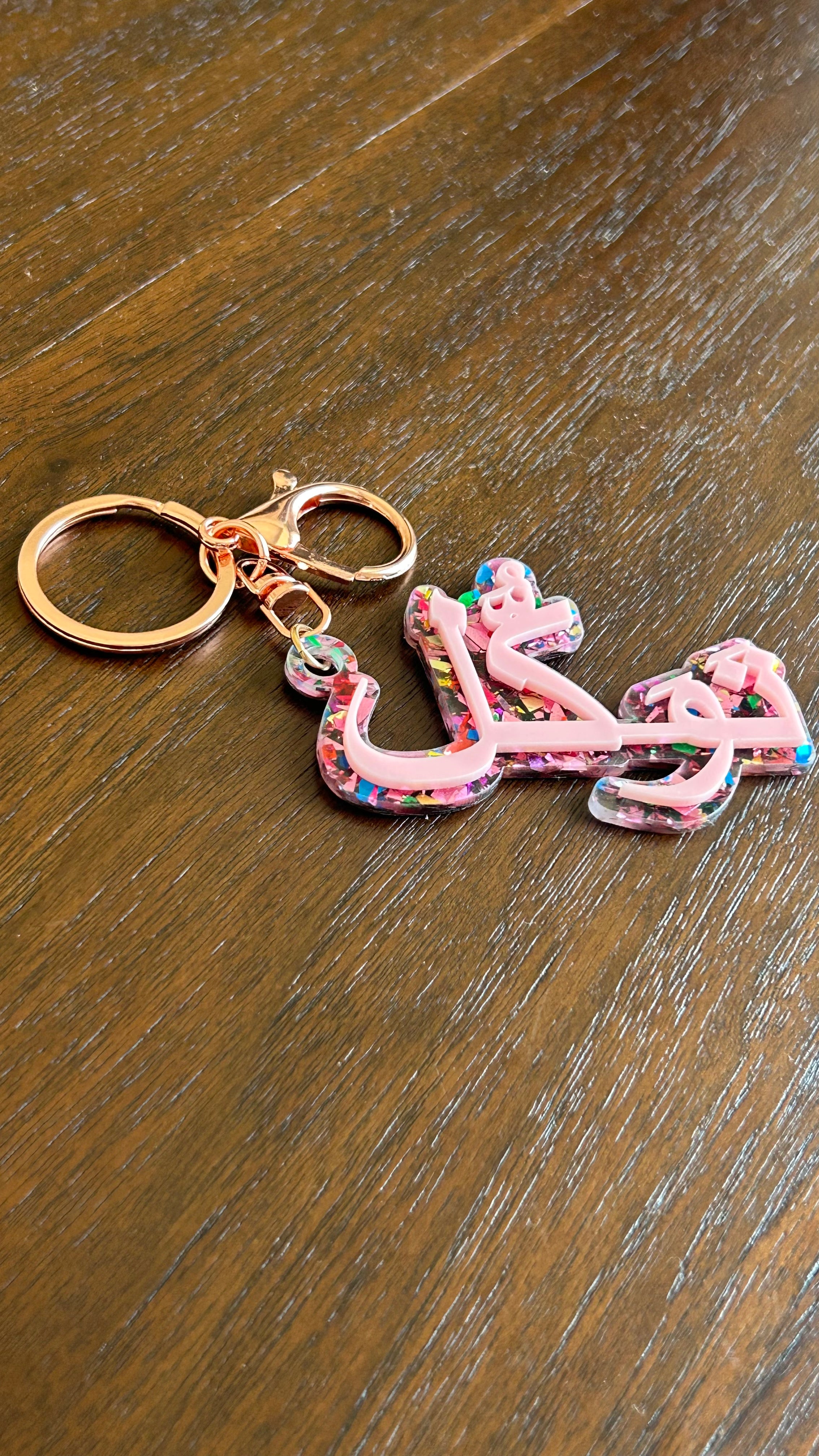 Porte-clés TAWAKKUL – Rose & Paillettes Plexi