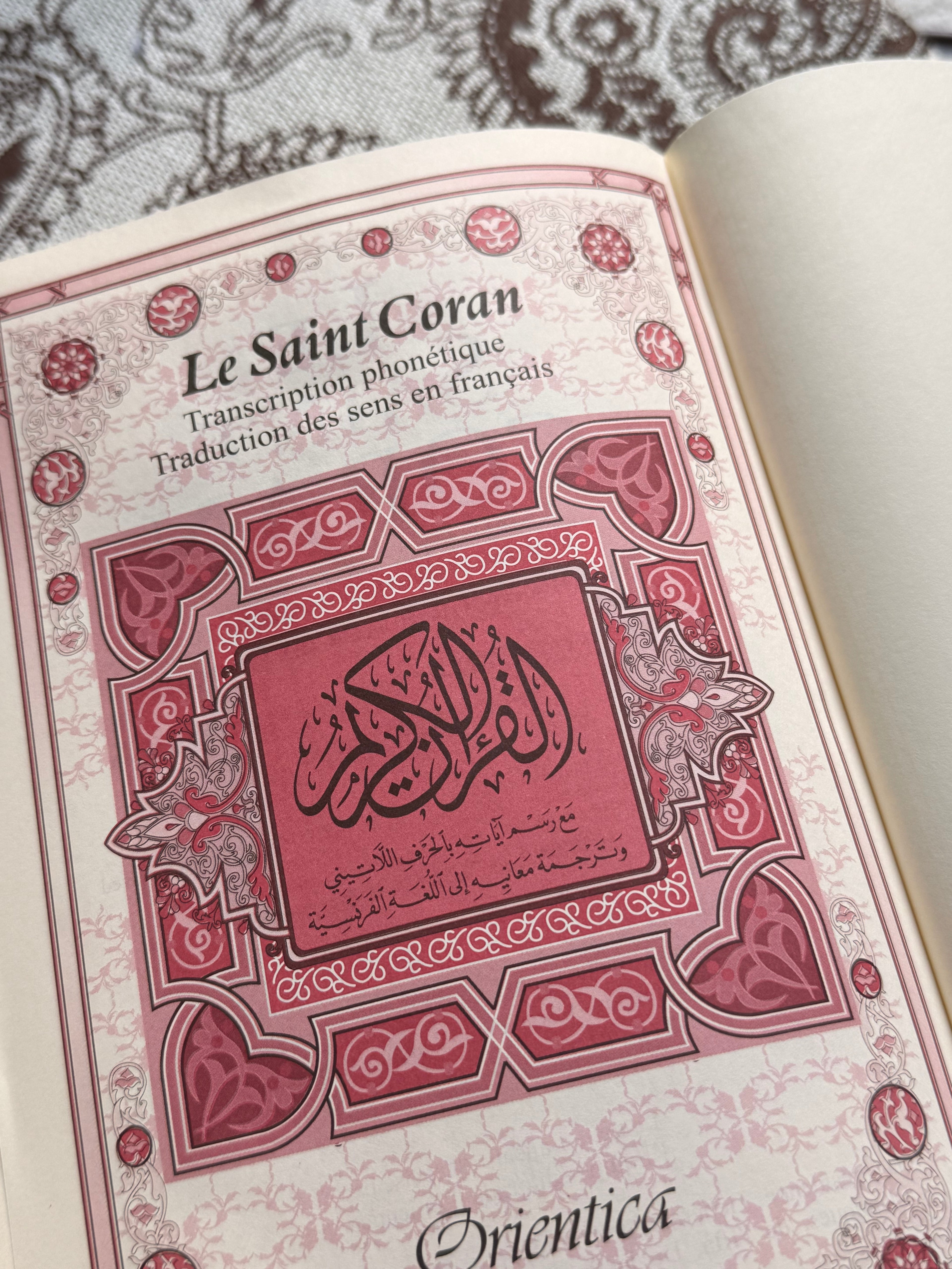 Coran Full  color – Couverture Rigide avec Transcription Phonétique et Traduction Française