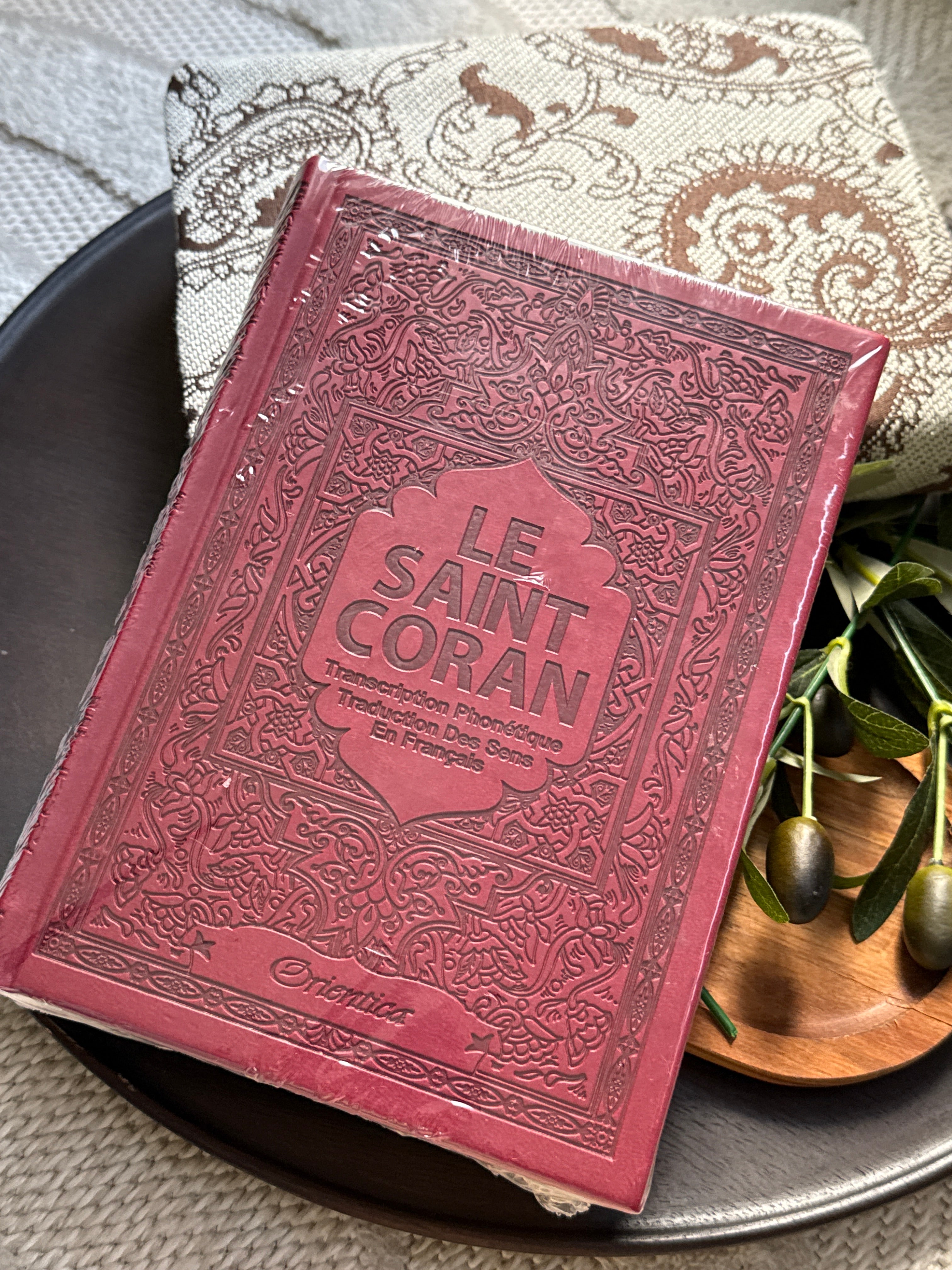 Coran Full  color – Couverture Rigide avec Transcription Phonétique et Traduction Française